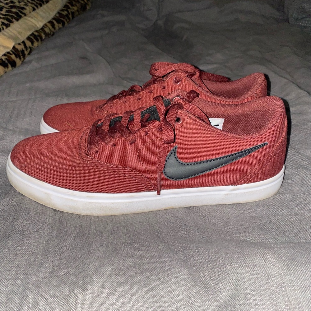Nike Check Solarsoft Maroon